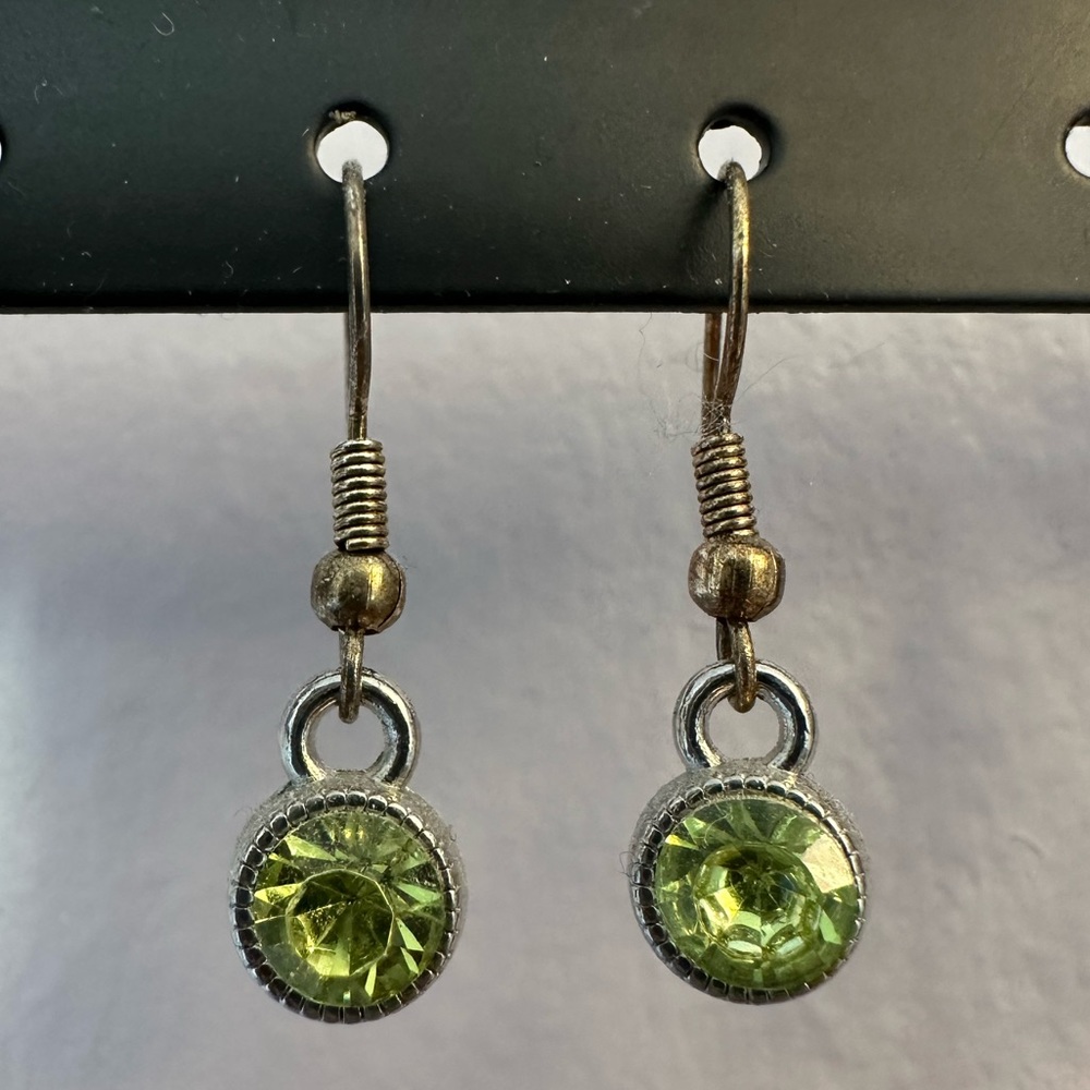 🛍️ 5 for $25 🛍️ Peridot Dangly Earrings ☀️ August birthstone ☀️
